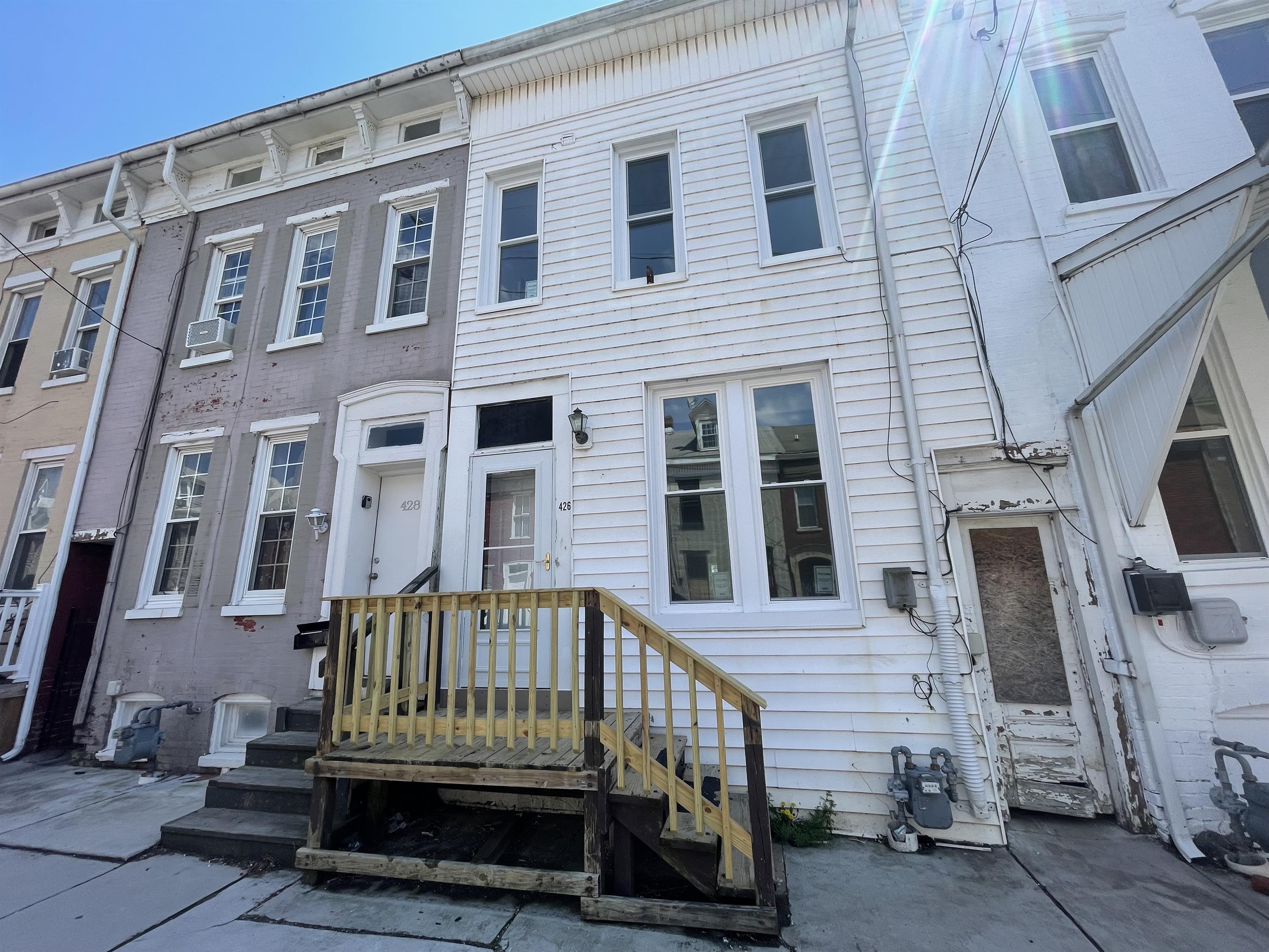 607 E Walnut St 07 - eoay3mb