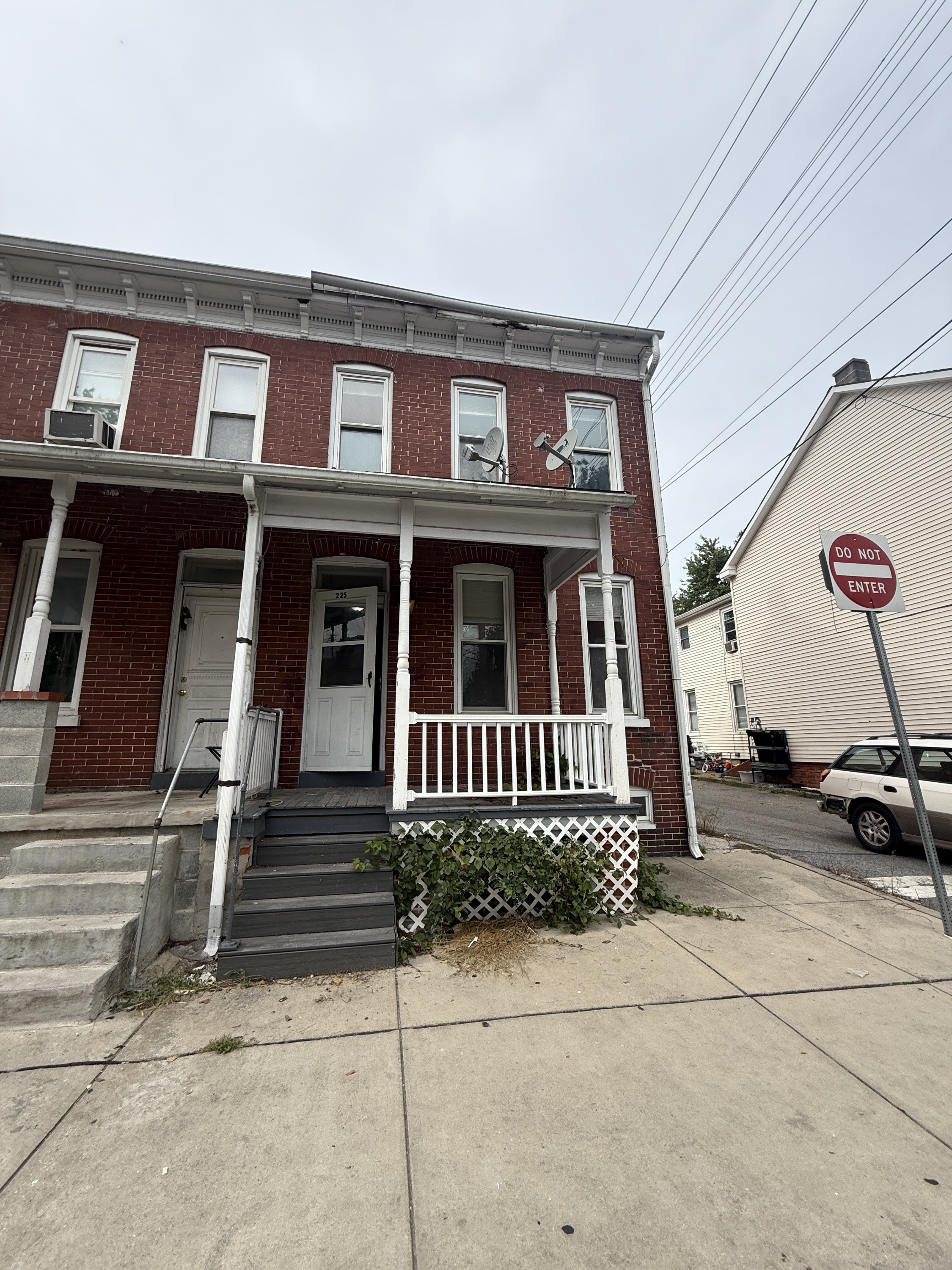 225 Front Street