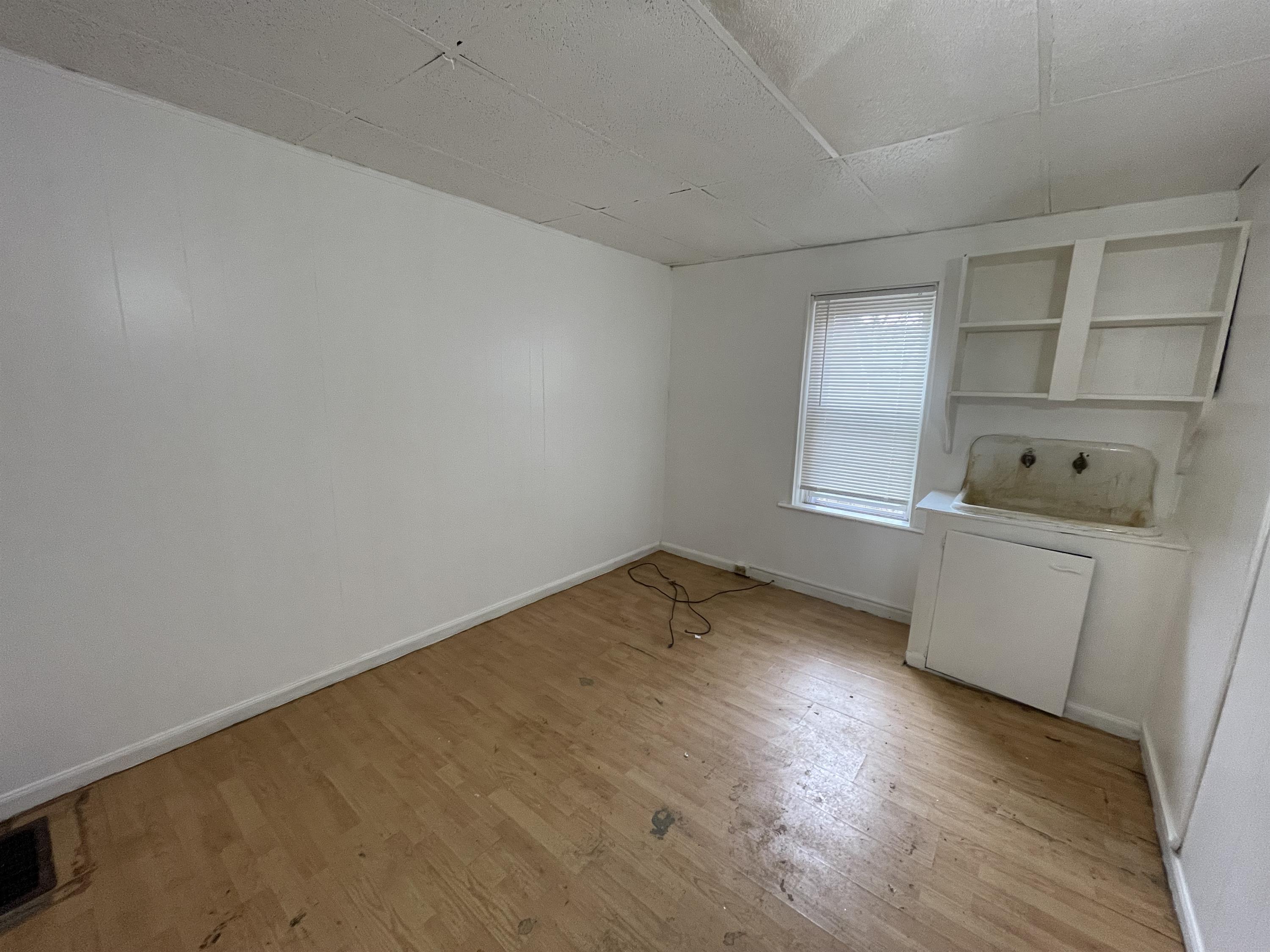 405 East Orange Street - Room 5