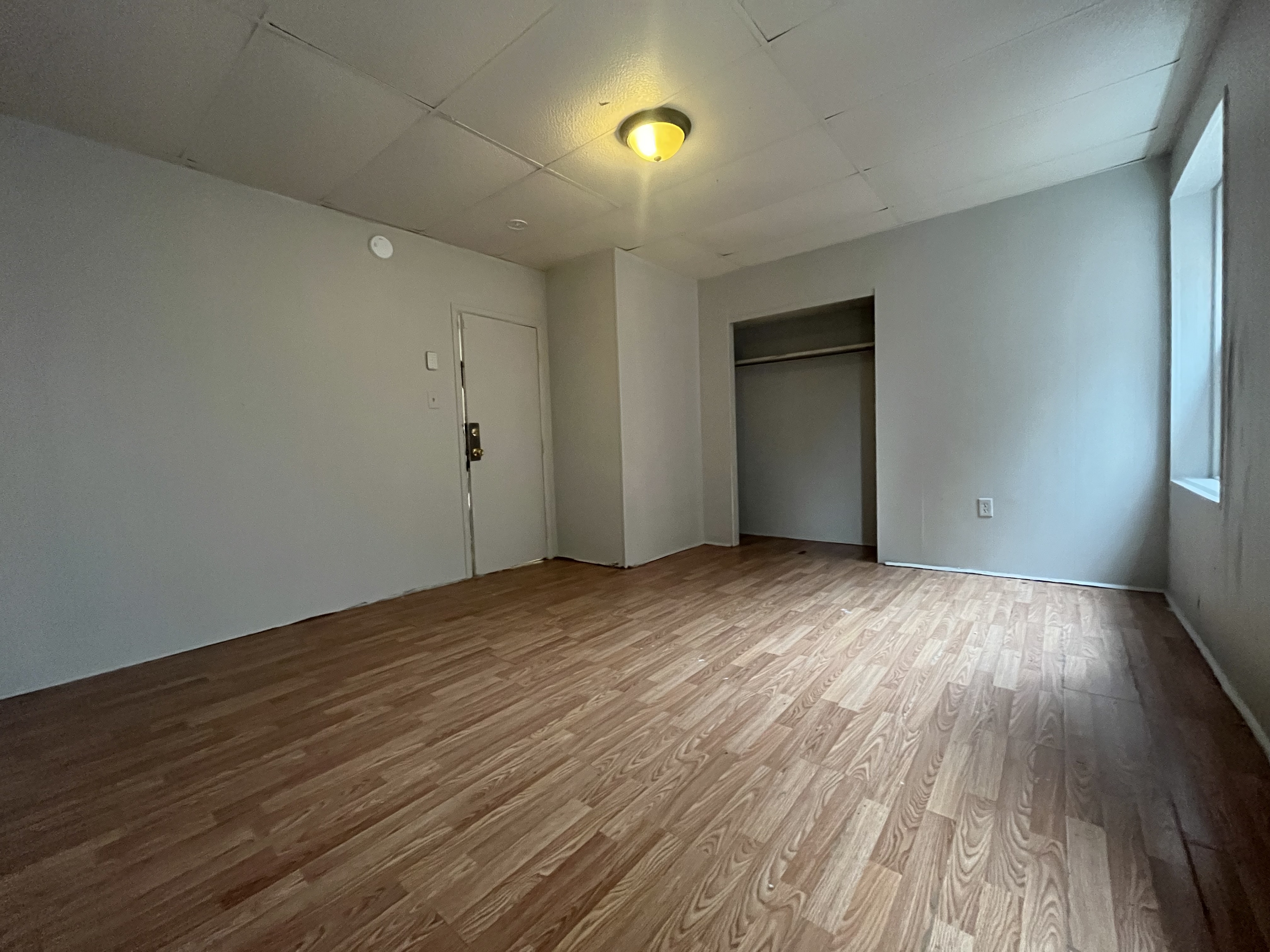 117 East Main Street - Room 8