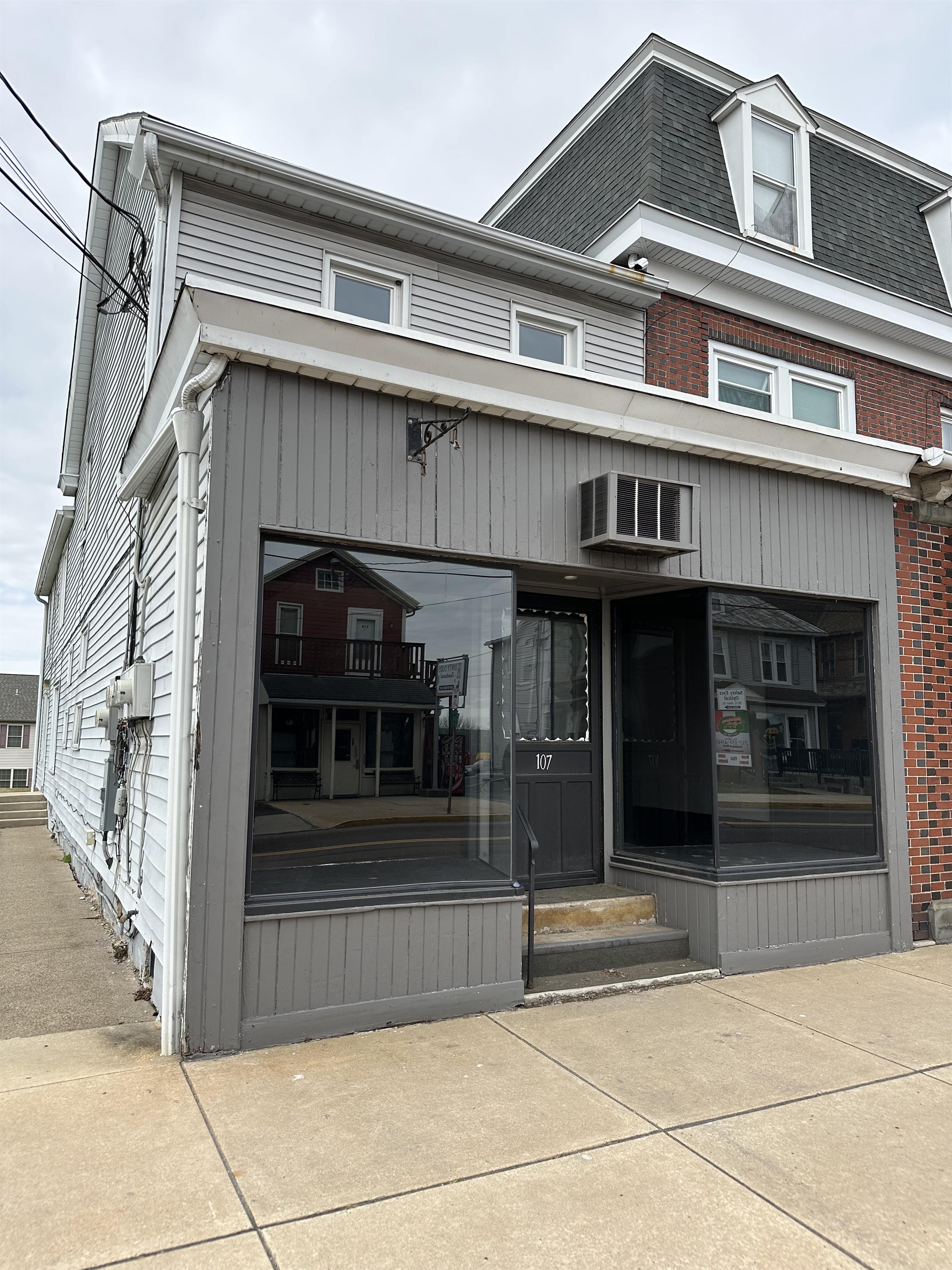 107 East Main Street - Commercial Retail Store